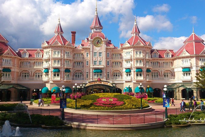 Private Transfer: Disneyland Park or Hotel to Paris by Luxury Van - Booking Details