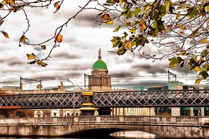 Private Transfer: Dublin Airport DUB to Dublin in Luxury Van - Booking Details