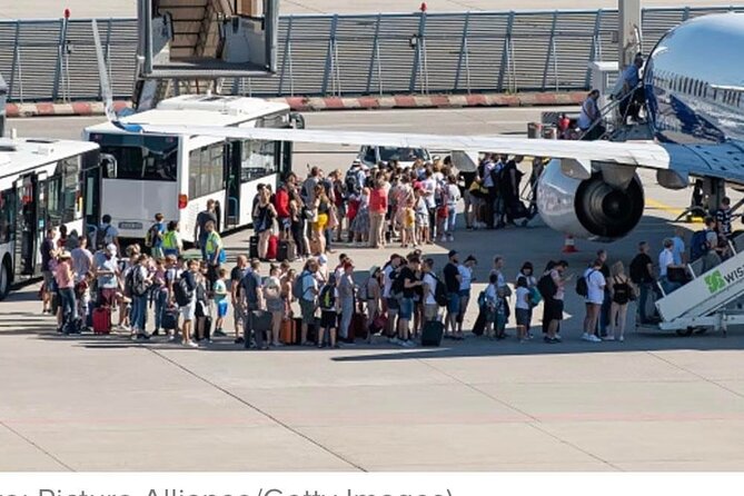 Private Transfer From Catania Airport to Locations in Southern Sicily - Transportation Options