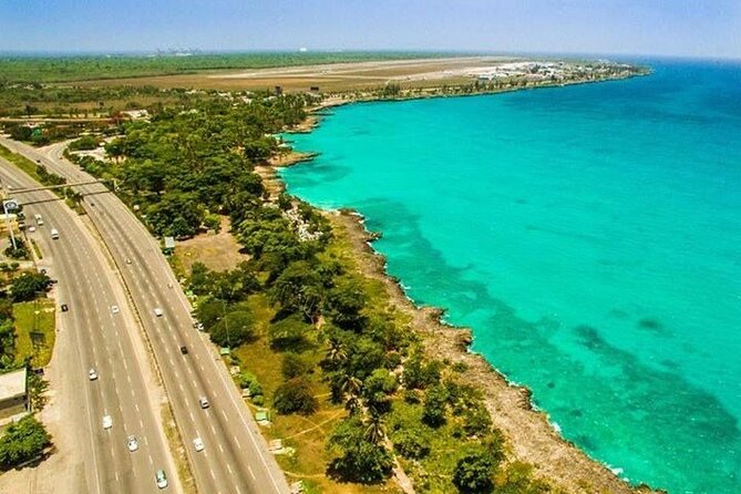 Private Transfer Santo Domingo Airport Area (1 to 27 Pax) (Price per Way) - Vehicle Options