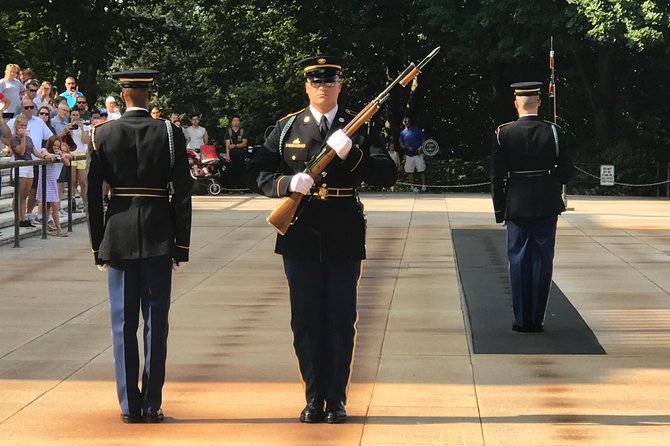 Private United States Army Tour in Washington DC by Luxury Car - Experience at the Pentagon