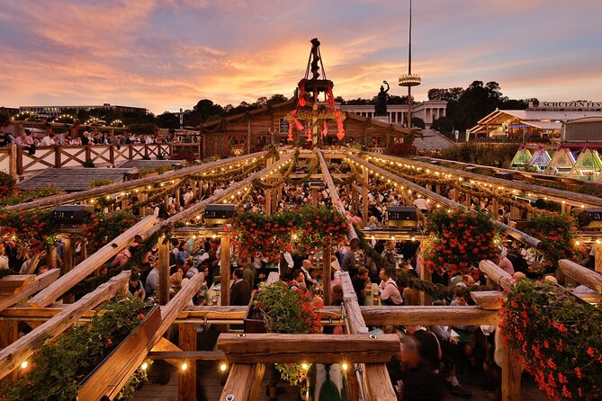 Private VIP Oktoberfest, Table, 3-Course-Menu, Beer & Champagne - Logistics and Meeting Points