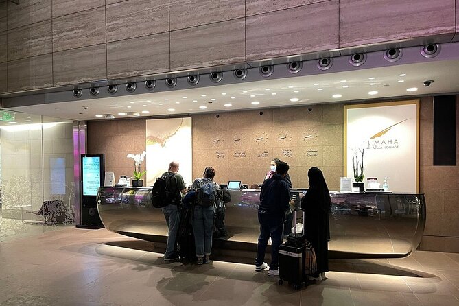 Qatar: Doha Hamad International Airport (DOH) Al Maha Lounge - Lounge Atmosphere and Areas