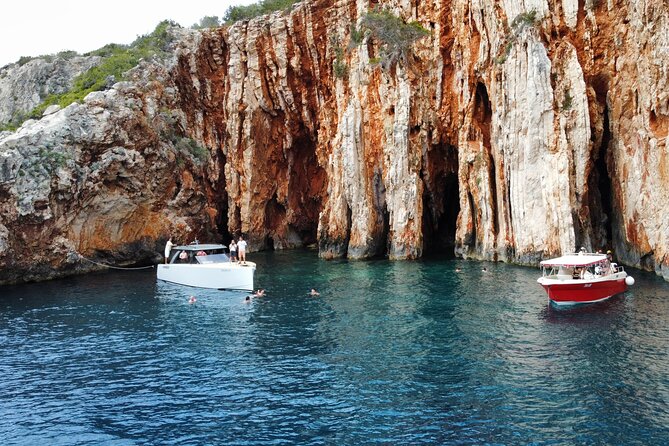 Red Rocks Hvar South and Pakleni Islands Private Speedboat Tour - Meeting and Pickup