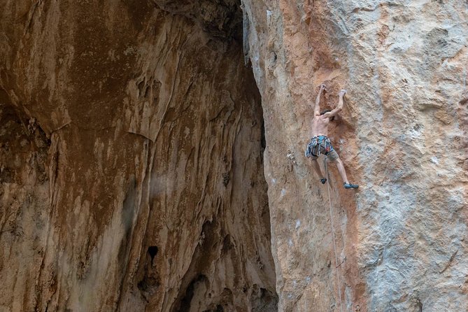 Rock Climbing Course - Safety and Technique