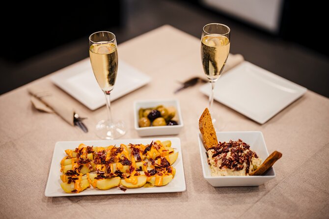 Sagrada Familia Ham, Cheese and Wine Experience - Ideal for Locals and Tourists