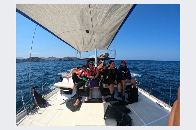 Sailing to Tayrona Park by Sailboat - Exploring Tayrona Park