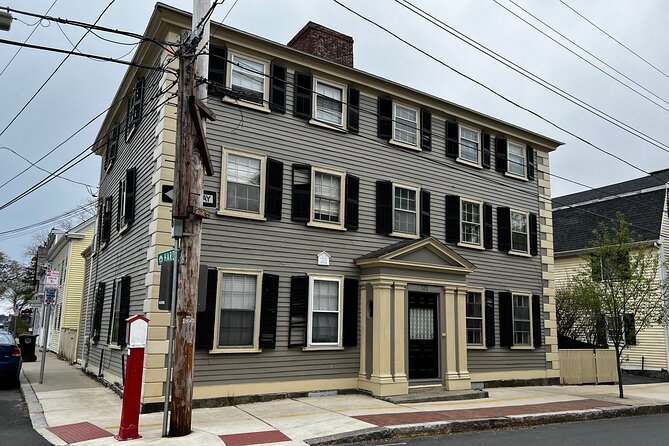 Salem History Lovers Walking Tour - Meet Your Guide