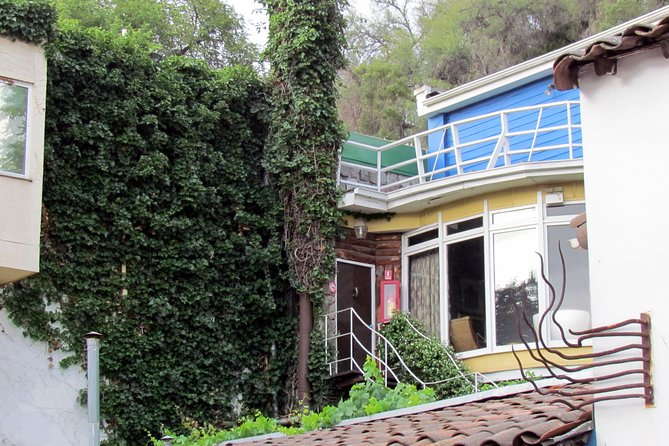 Santiago: Full-Day Neruda's Route Tour, Includes Entrance to Museums - Inclusions and Exclusions
