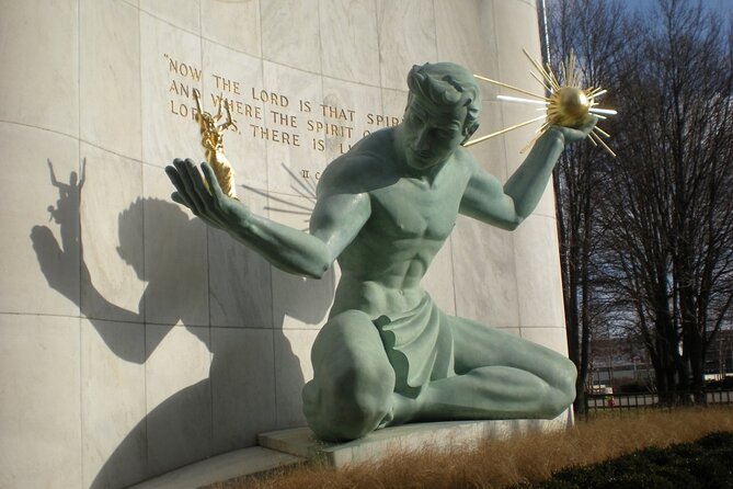 Self-Guided Scavenger Hunt: Detroit Roll Through Motor City - Photographing Iconic Detroit Landmarks