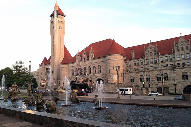 Self Guided Scavenger Hunt: St. Louis Delights - Capturing Memorable Moments Through Photography