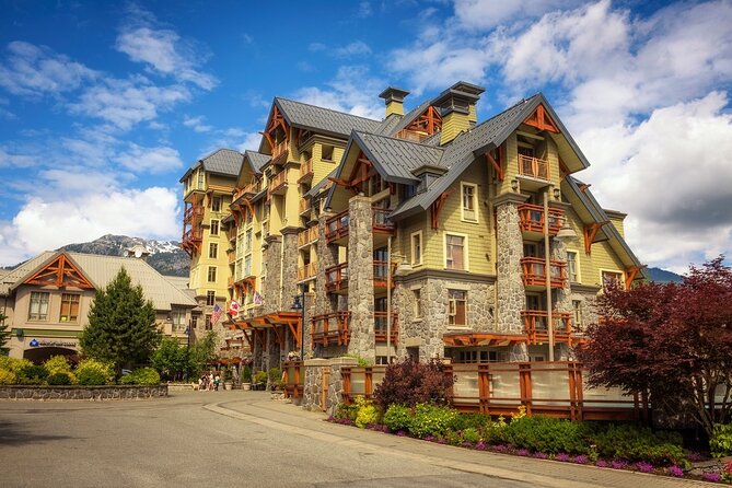 Self-Guided Scavenger Hunt: Whistler Arting Around Whistler - Discover Whistlers Creative Side