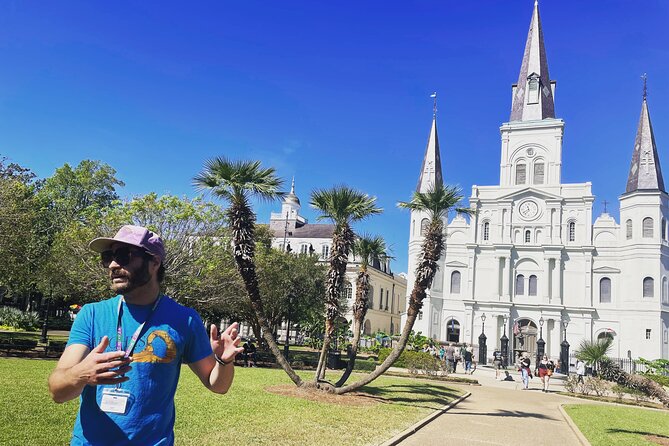 Small-Group Guided Walking Tour of Bourbon Street - Historic Bars and Cafés