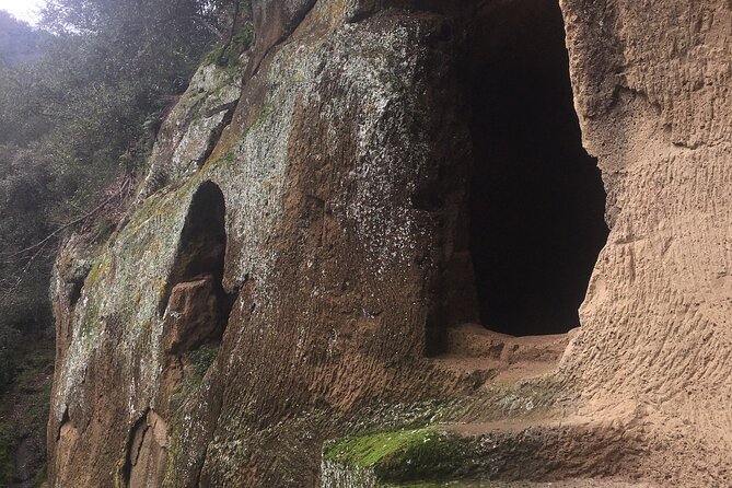 Sorano: The Vie Cave and Cantina Della Luce - Scenic Landscapes of Sorano