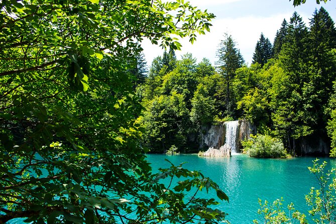 Split to Zagreb Private Transfer With Plitvice Lakes Guided Tour - End Point Accessibility