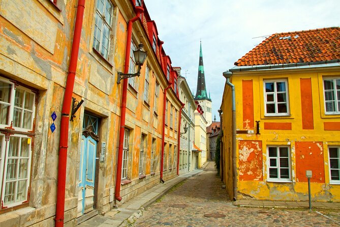 Tallinn Scavenger Hunt and Highlights Self-Guided Tour - Discovering Tallinns Highlights