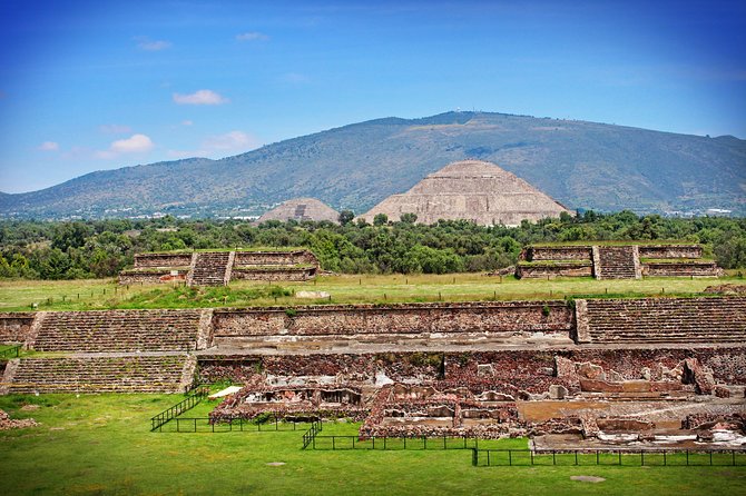 Teotihuacan & Basilica Guadalupe Tour With Lunch - Basilica of Guadalupe