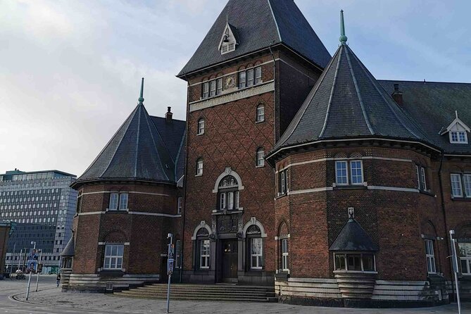 The Ancient Viking Stronghold of Aros: A Self-Guided Audio Tour in Aarhus - Exploring the Botanical Garden