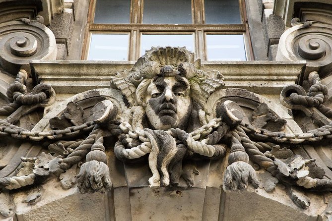 The Beginners Guide to Budapest - Private City Tour With Cake & Coffee - Getting Around Budapest