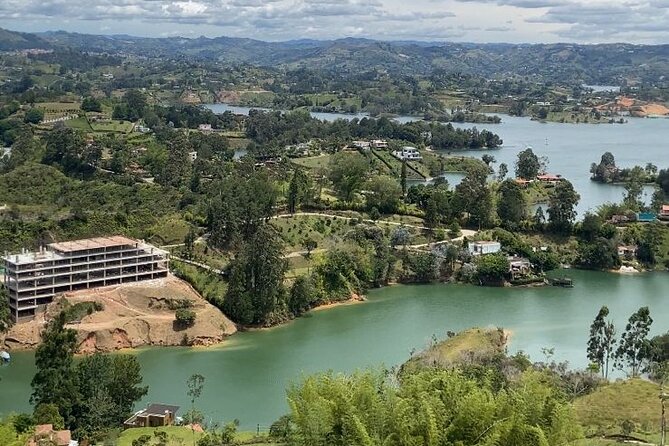 The Best Tour of Guatape - Boat Ride on the Reservoir