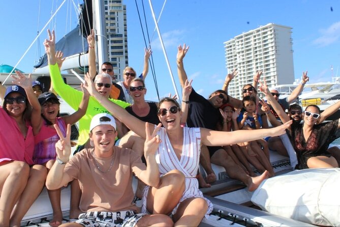 Top Isla Mujeres Catamaran Tour With Snorkel Open Bar and Buffet Lunch - Inclusions and Amenities