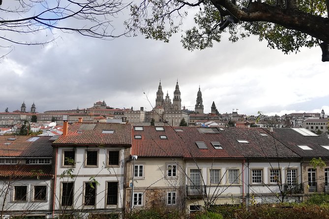 Tour Vigo and Santiago De Compostela: Departure From Braga and Guimarães - Pickup and Meeting Points
