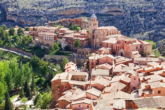 Touristic Highlights of Albarracín on a Private Half Day Tour With a Local - Picturesque Narrow Streets and Plazas