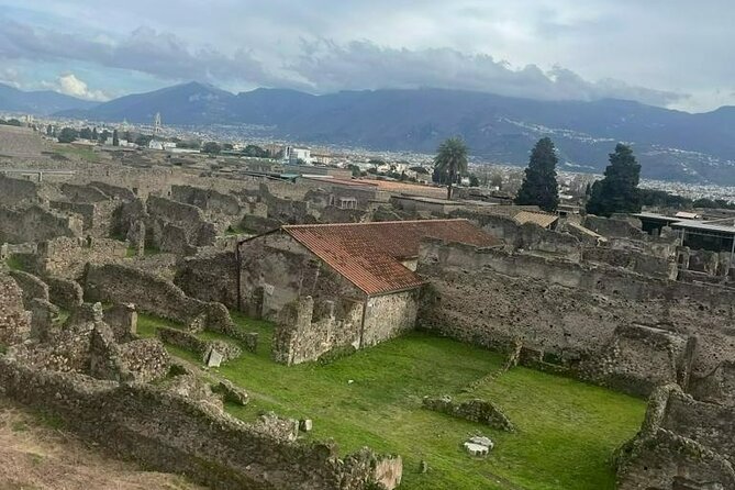 Tramvia Napoli Daily Trip to Pompeii Ruins - Return Transfer