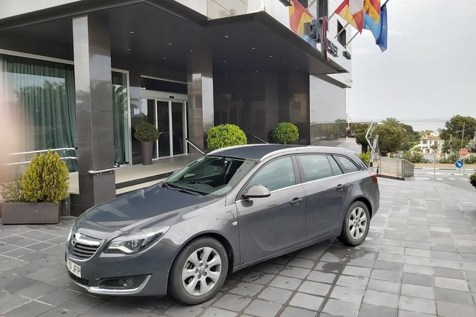 Transfer From Calpe to Alicante Airport in Private Sedan Car Max. 3 Passengers - Vehicle Features