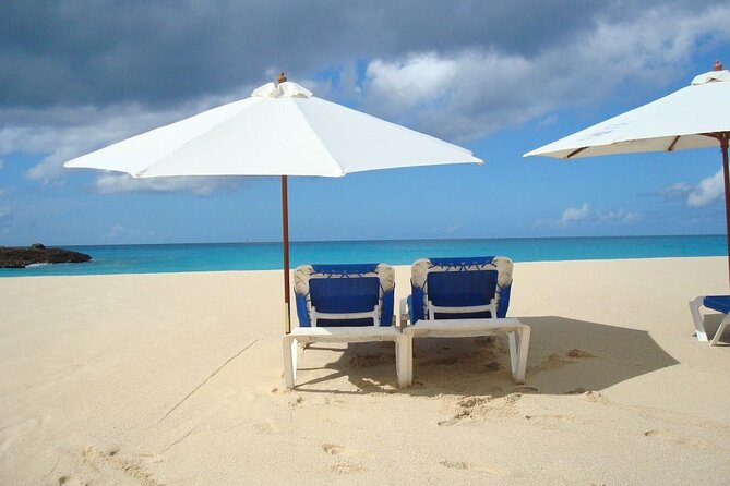 Tropical Gondola Day Cruise & French Beach Tour - Indulging in the Picnic Basket Delights