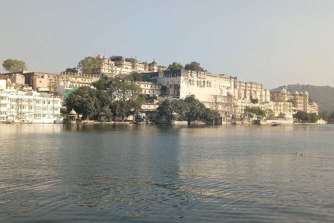 Udaipur City Private Luxury Tour With Guide - Customer Reviews