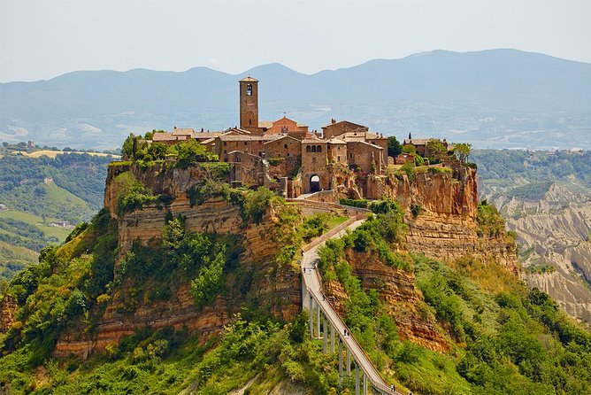 Umbria and the Etruscan Land Shore Excursion From Civitavecchia Port - Knowledgeable Guides
