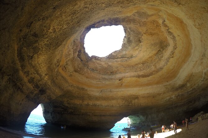 Unmanned Kayak Rental - Praia Da Marinha (Algarve) - Suitability and Accessibility
