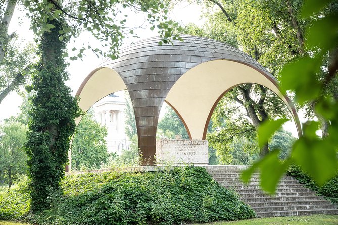 Urban Tour of the Outer Viii District Budapest - Exploring Scenic Cemeteries and Gardens