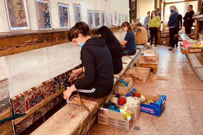 Velingrad: Carpet Factory for the Kingdom UK, Versailles - Accessibility