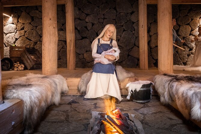 Vestmannaeyjar Highlights Sightseeing Tour  - Heimaey Island - Visiting the Viking House