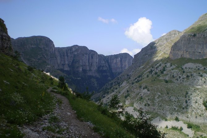 Vikos Gorge Daily Hike - Hiking Downhill to Vikos