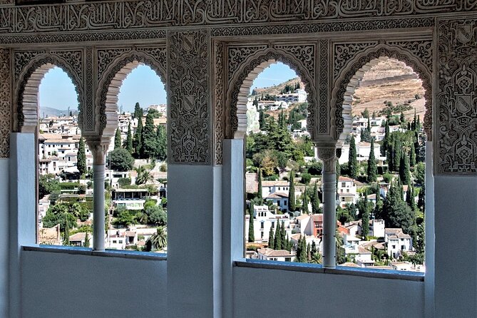 Visit Alhambra and Generalife With Physical Audio Guide - Visitor Requirements