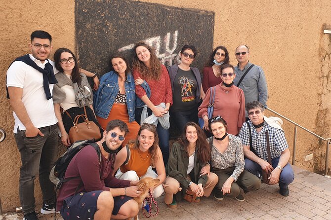 Walking Graffiti Tour With Augmented Reality in Tel Aviv - Discovering the Tour Guides Expertise