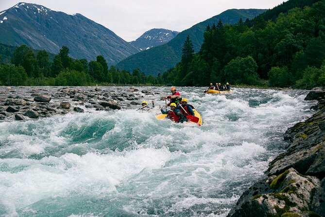 White Water Rafting in Valldøla - Included Amenities and Gear