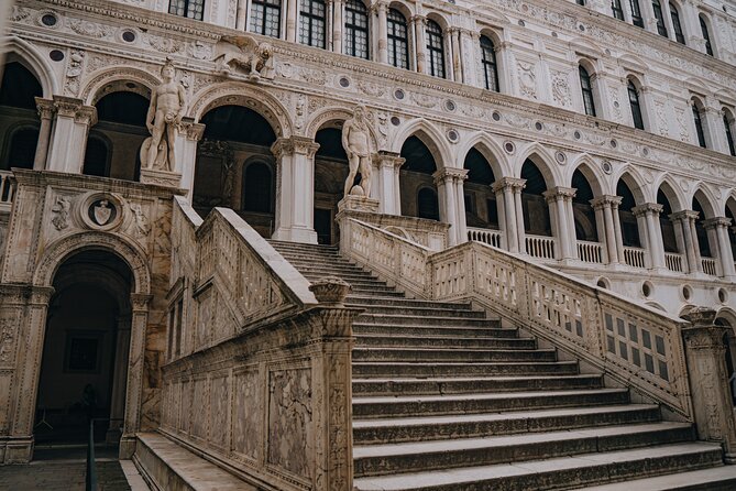 4 Day Garda and Venice Small Group Tour From Milan With Hotel - Key Points