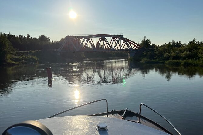 4-Hour Private Guided Luxury Boat Tour in Tartu - Key Points