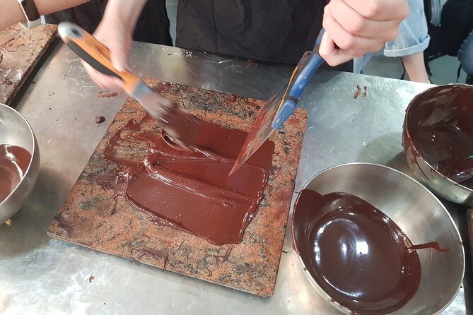 2-Hour Chocolate Bar Workshop in Paris - Hands-on Chocolate Creation
