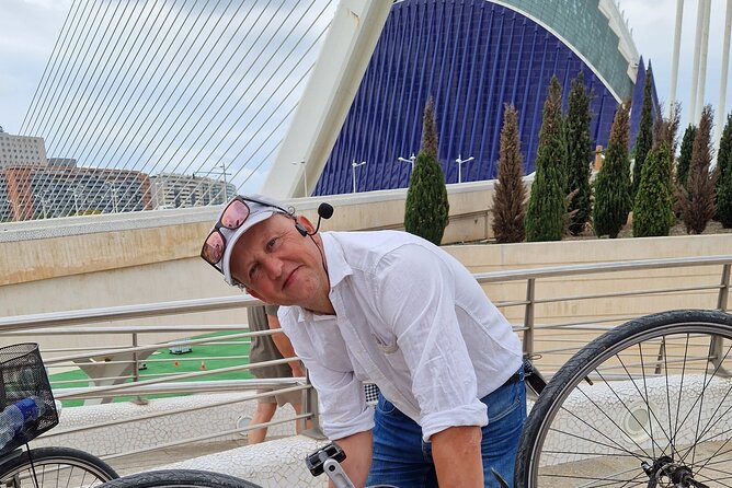 3 Hours Valencia City Bike Tour With a Tasty Surprise - Cancellation and Reviews