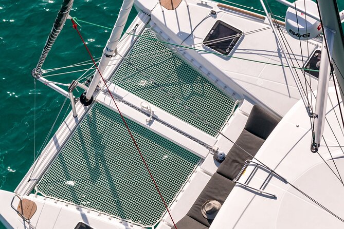 40 Ft Catamaran - Meeting and Accessibility