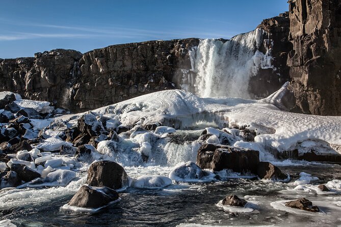 5-Day Northern Lights Hunt & Glacier Lagoon Tour - Group Size and Accommodations