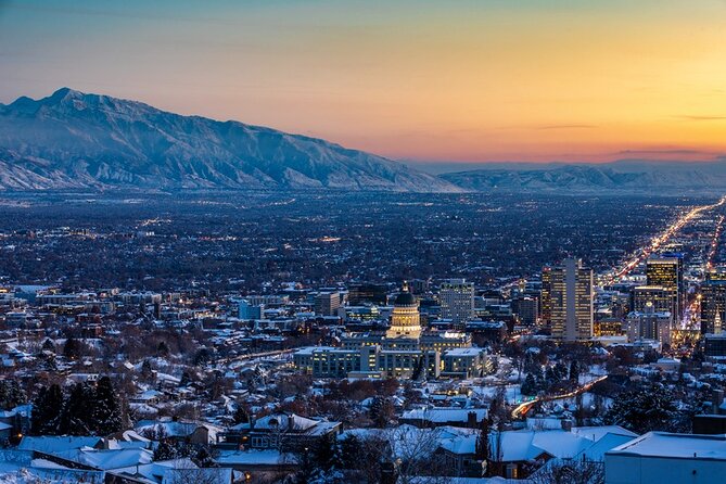 6-Day Tour of Yellowstone and Grand Teton Winter Adventure - Exploring Yellowstone