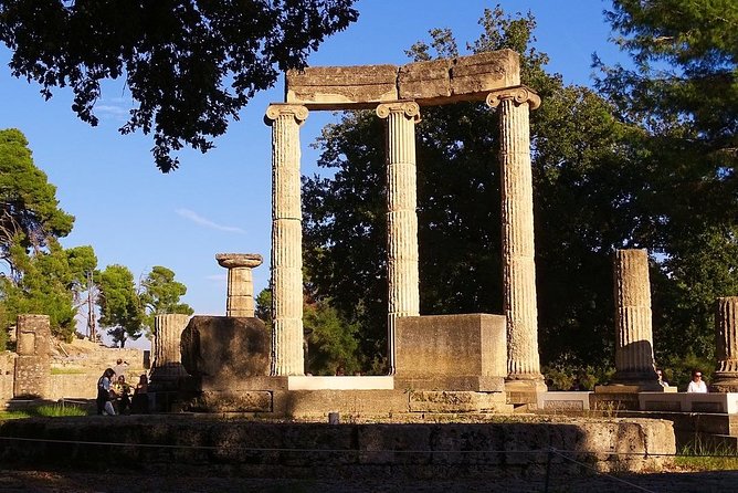 7 Day Tour in Ancient Greece, Mycenae, Delphi, Meteora, Vergina, Thessaloniki - Accessibility and Accommodation