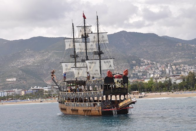Alanya: Pirates Boat Tour With Lunch and Non-Alcoholic Soft Drinks - Pirate-Themed Entertainment