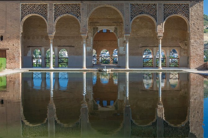 Alhambra & Generalife: Exclusive 3-Hour Private Tour With Tickets Included - Pricing and Availability